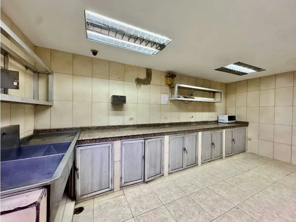 Se vende edificio comercial 1.606m2 La Guaira - 10