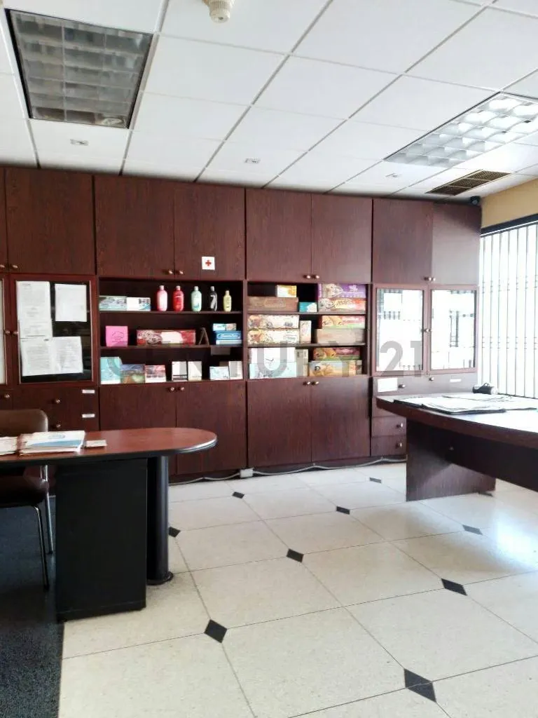 Local Comercial con excelente ubicación Av. 3G, con calle 68