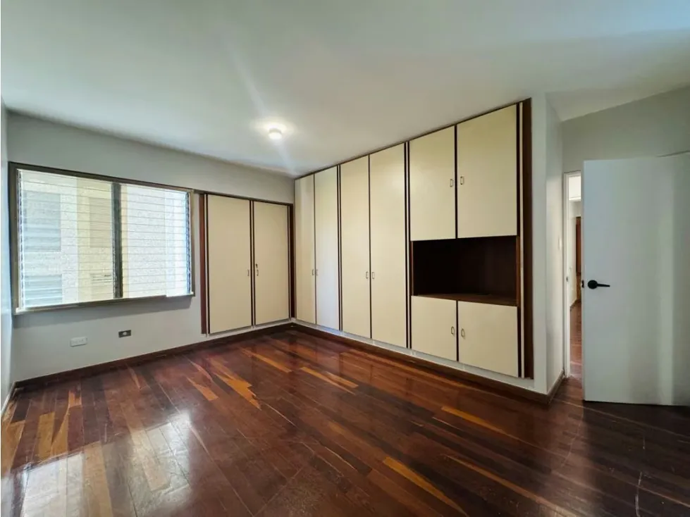 Apartamento en venta 200m2 3H+S/3.5B+S/3P Campo Alegre - 13