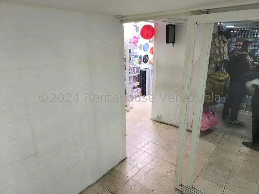 Local Comercial en Alquiler en Parroquia La Candelaria, Distrito Metropolitano - 4