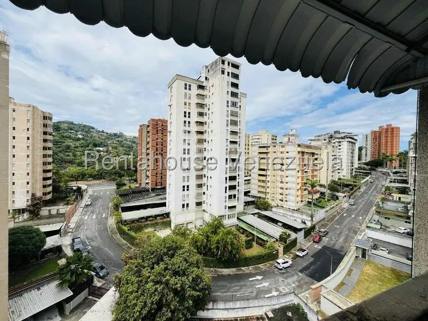 Apartamento (1 Nivel) en Alquiler en Santa Paula, Distrito Metropolitano - 11