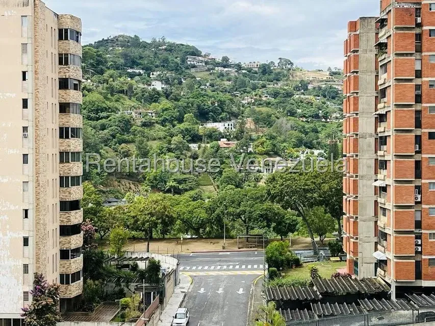 Apartamento (1 Nivel) en Alquiler en Santa Paula, Distrito Metropolitano - 12
