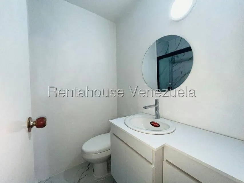 Apartamento (1 Nivel) en Alquiler en Santa Paula, Distrito Metropolitano - 17