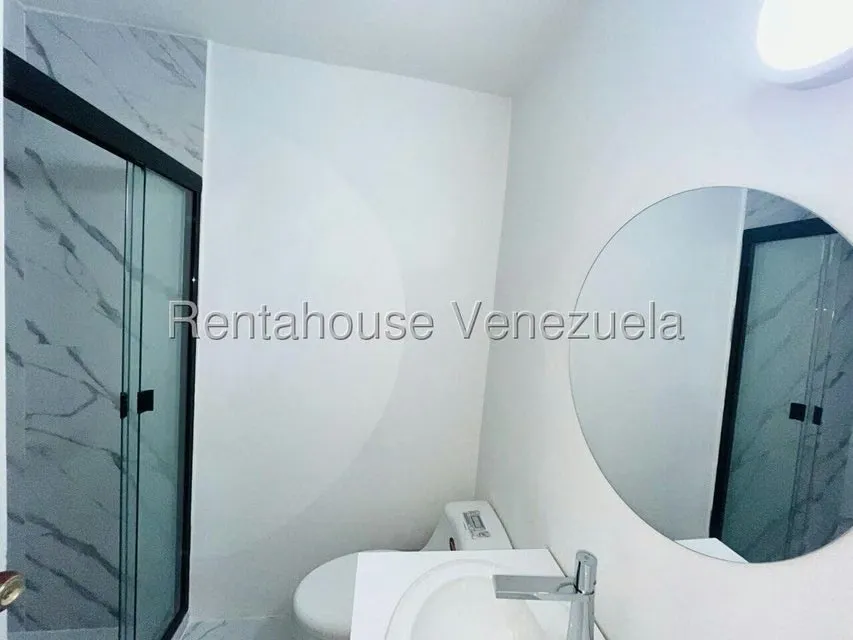 Apartamento (1 Nivel) en Alquiler en Santa Paula, Distrito Metropolitano - 18