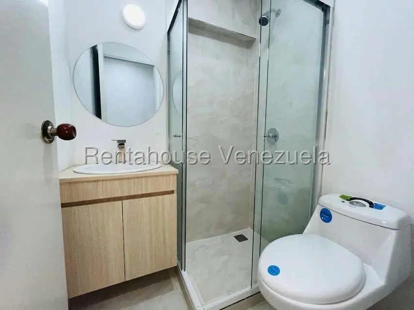 Apartamento (1 Nivel) en Alquiler en Santa Paula, Distrito Metropolitano - 25