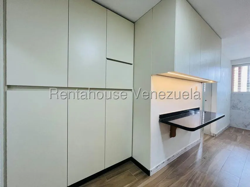 Apartamento (1 Nivel) en Alquiler en Santa Paula, Distrito Metropolitano - 30