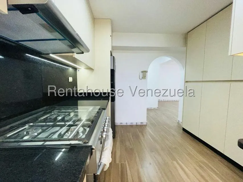 Apartamento (1 Nivel) en Alquiler en Santa Paula, Distrito Metropolitano - 35