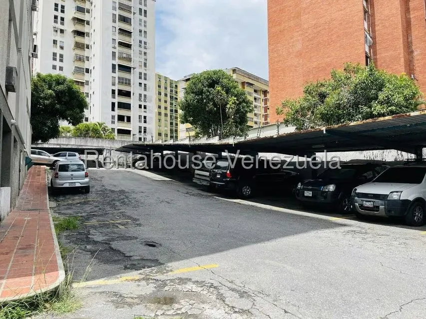 Apartamento (1 Nivel) en Alquiler en Santa Paula, Distrito Metropolitano - 40