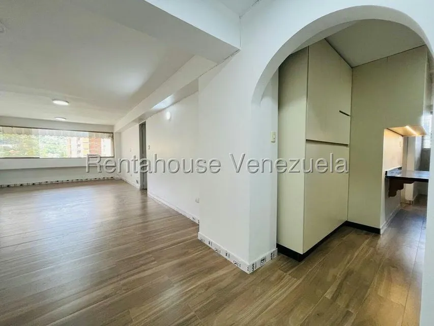 Apartamento (1 Nivel) en Alquiler en Santa Paula, Distrito Metropolitano - 5