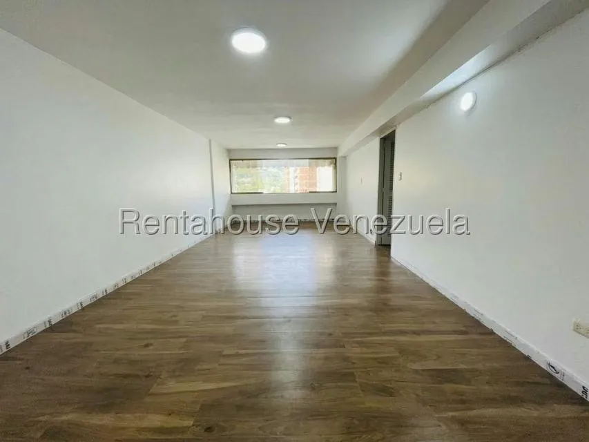 Apartamento (1 Nivel) en Alquiler en Santa Paula, Distrito Metropolitano - 6