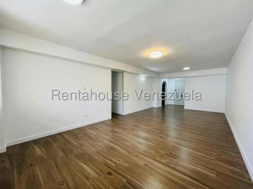Apartamento (1 Nivel) en Alquiler en Santa Paula, Distrito Metropolitano - 7