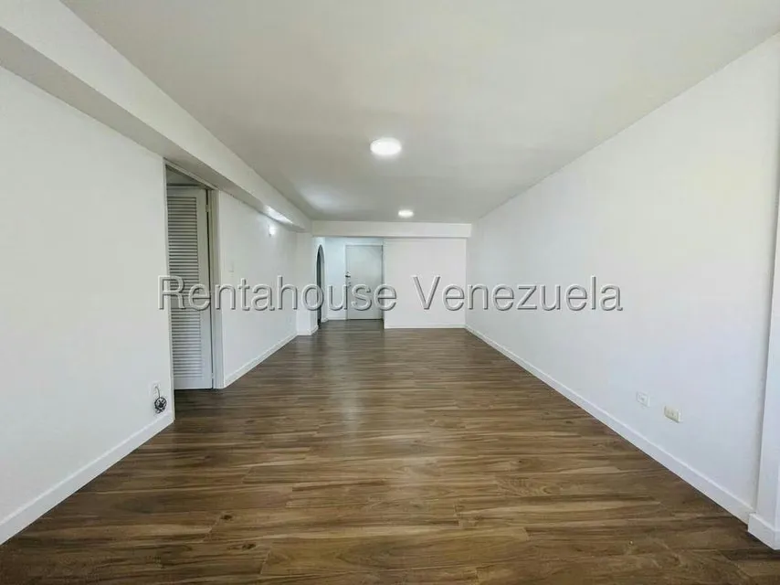 Apartamento (1 Nivel) en Alquiler en Santa Paula, Distrito Metropolitano - 8