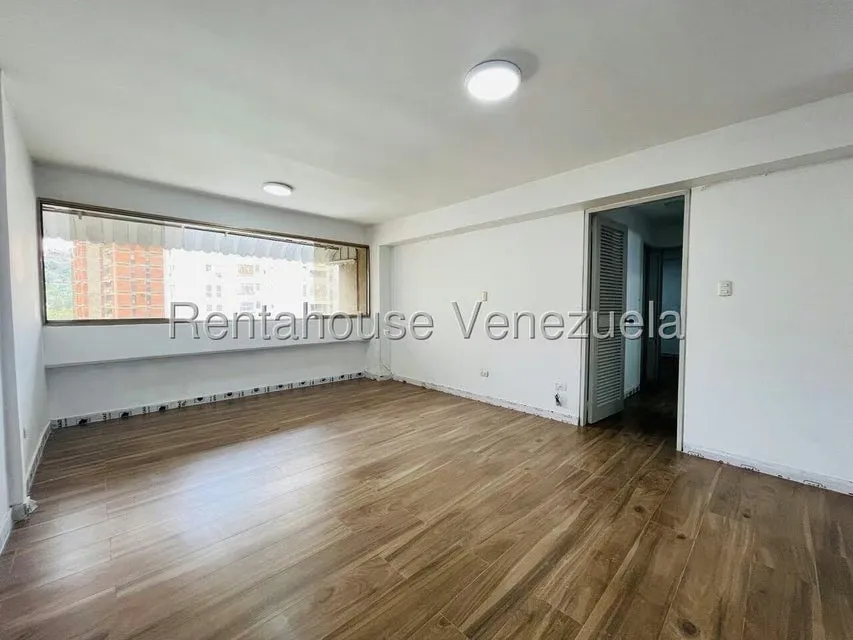 Apartamento (1 Nivel) en Alquiler en Santa Paula, Distrito Metropolitano - 10