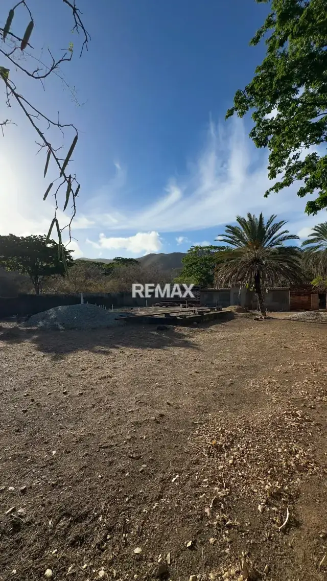 TERRENO CON POTENCIAL PARA CASA EN LAS MONTAÑAS, TRANQUILIDAD Y PAZ!