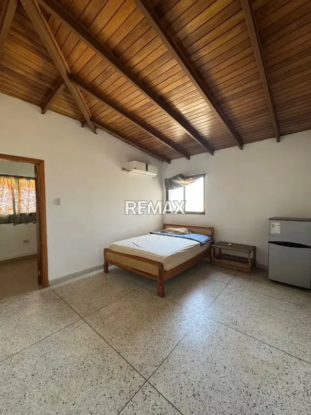 Apartamento en Venta. Av. Ollarvides - 2