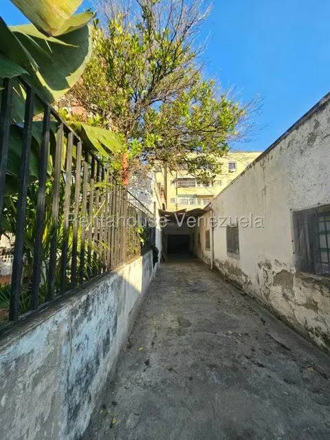 Terreno (Residencial) en Venta en El Paraiso, Distrito Metropolitano - 8