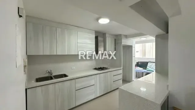 En Venta Apartamento en el Conjunto Residencial el Tamá Torre Limoncito Piso 6 - 8