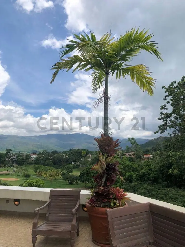 En venta Espectacular y lujoso apartamento en Altos de Guataparo - 6