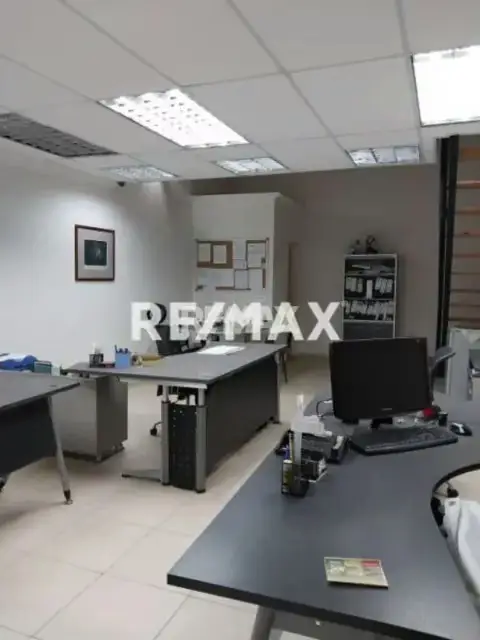 EN VENTA LOCAL COMERCIAL UBICADO EN EL C.C VIRGEN DEL VALLE, AV PRINCIPAL DE TIPURO. MATURÍN-MONAGAS