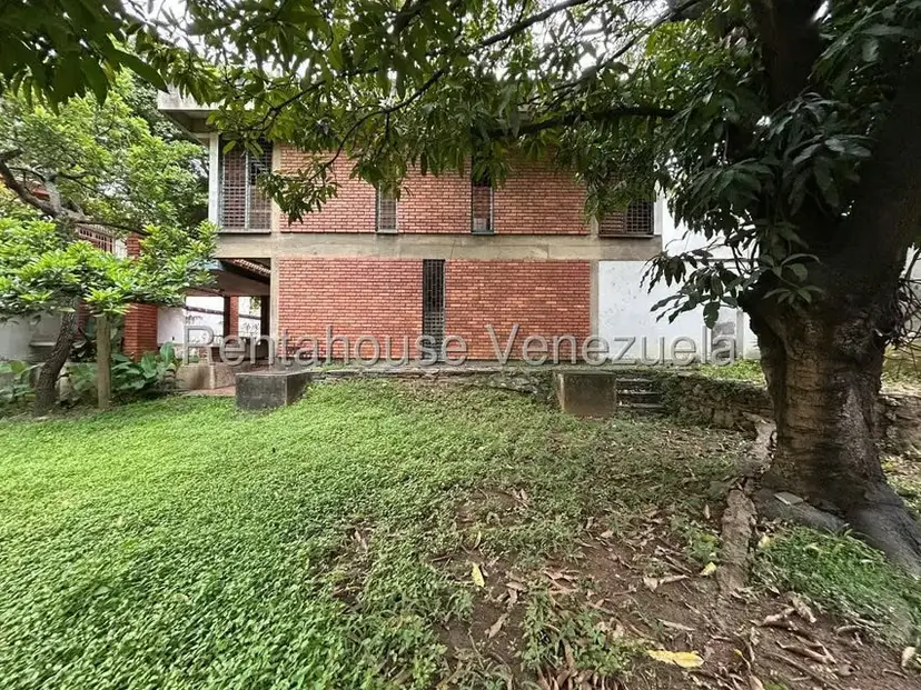 Casa (Duplex) en Alquiler en Chuao, Distrito Metropolitano