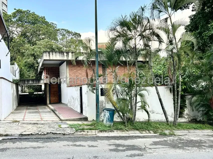 Casa (Duplex) en Alquiler en Chuao, Distrito Metropolitano - 2