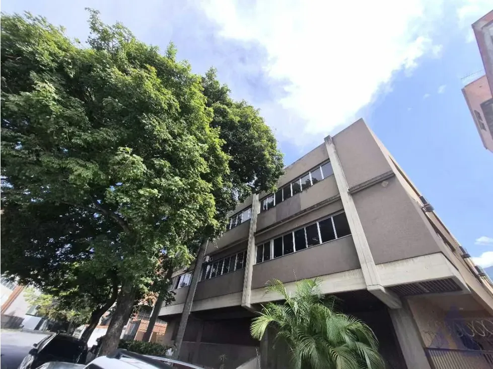 En venta edificio industrial 5388m2 La Urbina 2555
