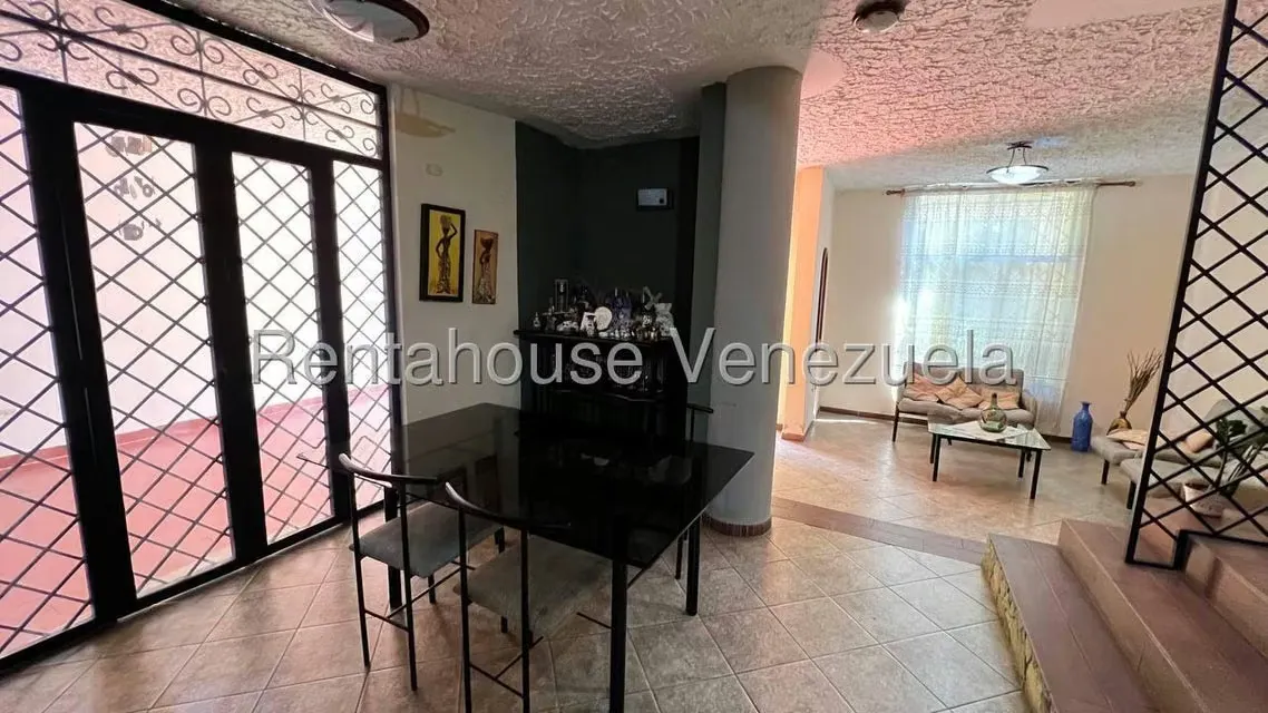 Casa (1 Nivel) en Venta en Parque Residencial La Floresta, Aragua - 12