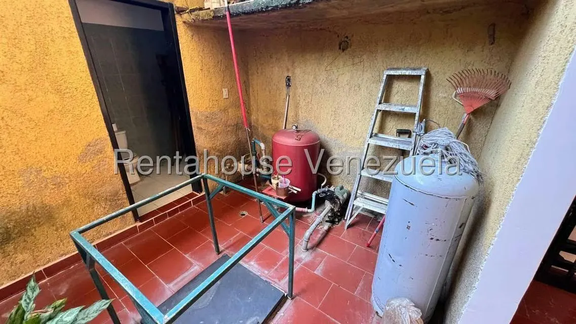 Casa (1 Nivel) en Venta en Parque Residencial La Floresta, Aragua - 22