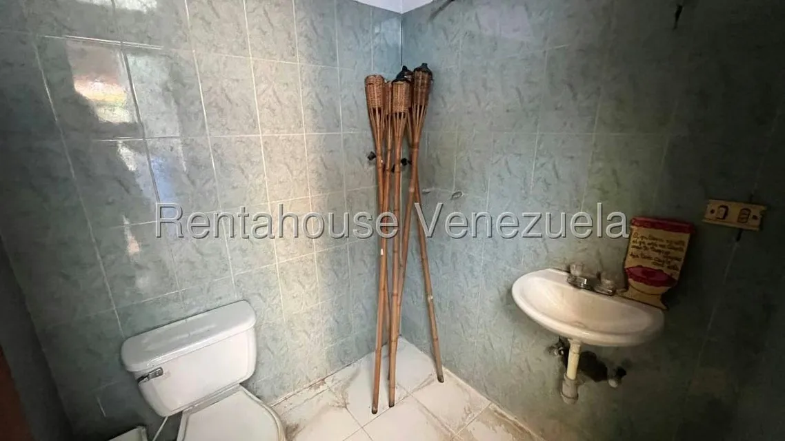 Casa (1 Nivel) en Venta en Parque Residencial La Floresta, Aragua - 23