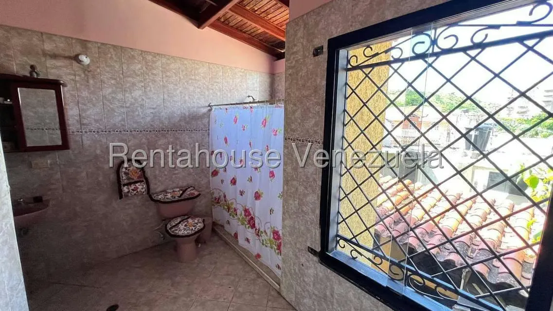 Casa (1 Nivel) en Venta en Parque Residencial La Floresta, Aragua - 31