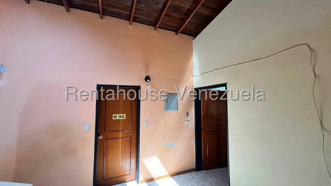 Casa (1 Nivel) en Venta en Parque Residencial La Floresta, Aragua - 35
