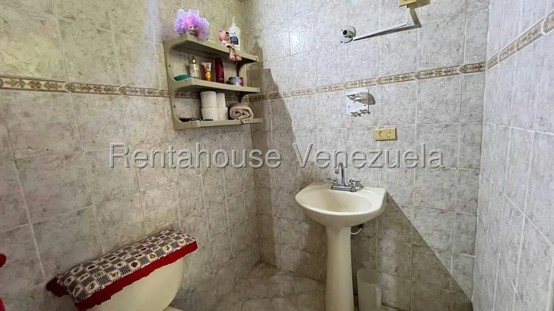 Casa (1 Nivel) en Venta en Parque Residencial La Floresta, Aragua - 41