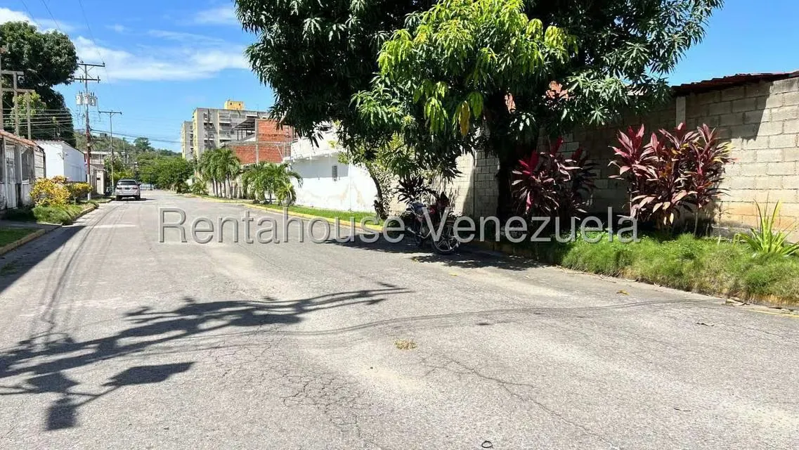 Casa (1 Nivel) en Venta en Parque Residencial La Floresta, Aragua - 45
