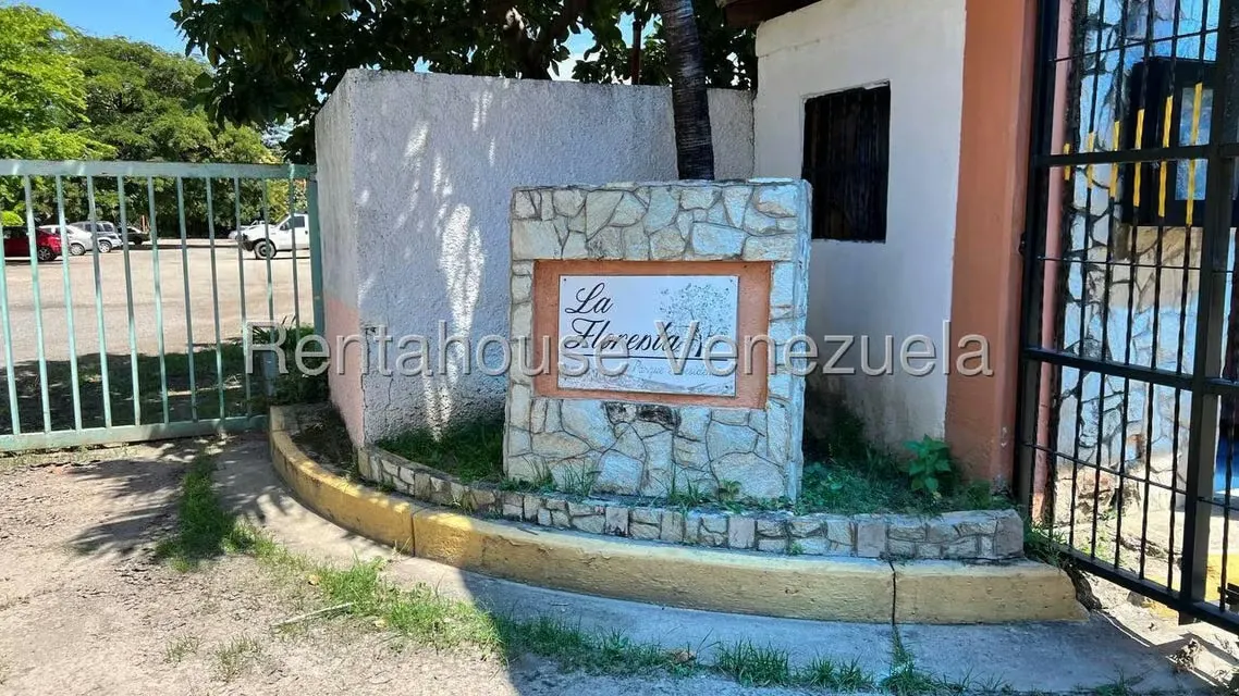 Casa (1 Nivel) en Venta en Parque Residencial La Floresta, Aragua - 46