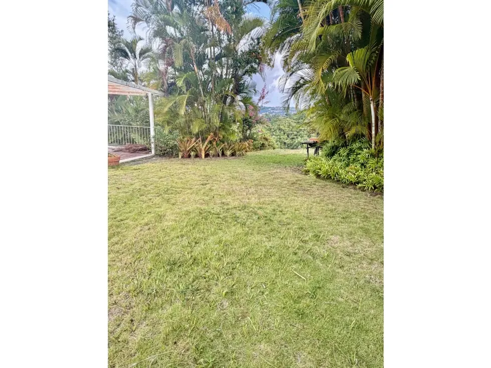 Se vende quinta 680m2 Lomas del Mirador 5096