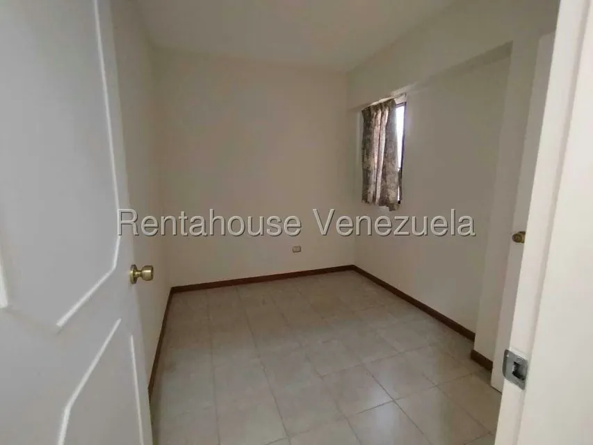 Apartamento (1 Nivel) en Venta en Las Esmeraldas, Distrito Metropolitano - 16