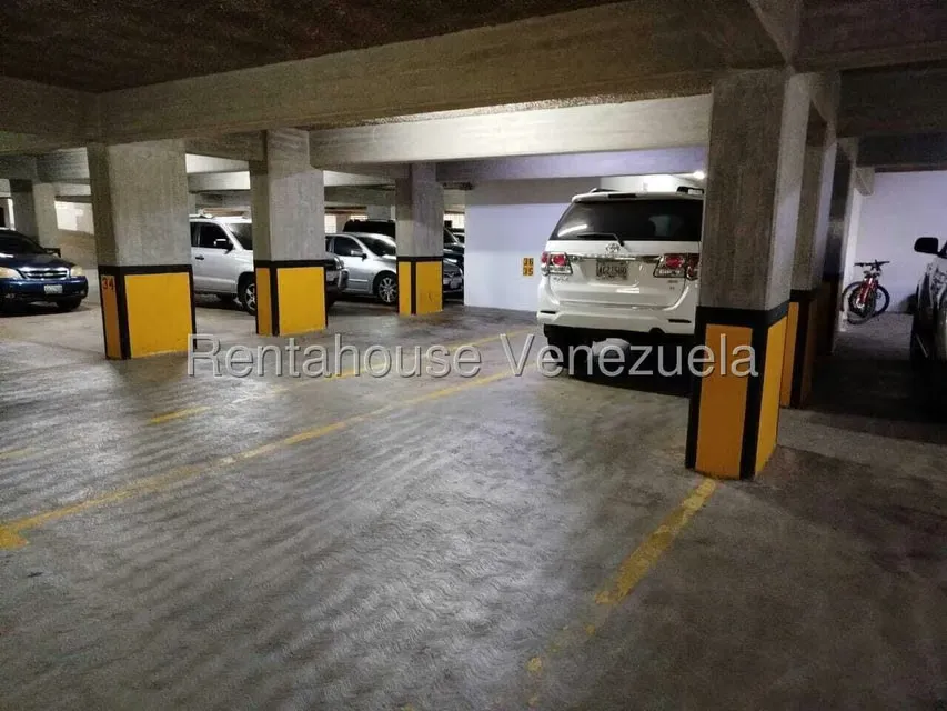 Apartamento (1 Nivel) en Venta en Las Esmeraldas, Distrito Metropolitano - 35