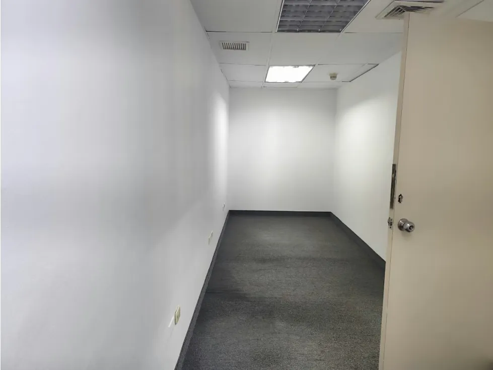 OFC 40MTS2 EN ALQUILER CALLE CAPITOLIO, AV FCO DE MIRANDA - 8