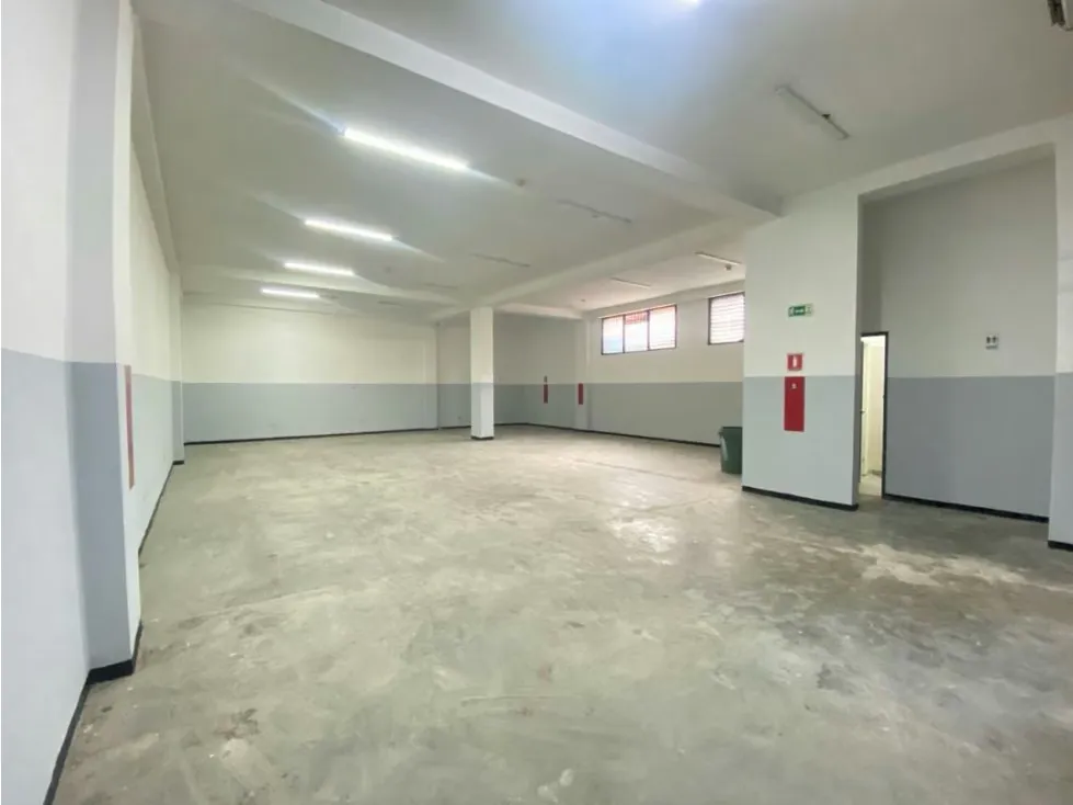Alquiler de PB piso industrial en boleita sur de 220 mts - 2