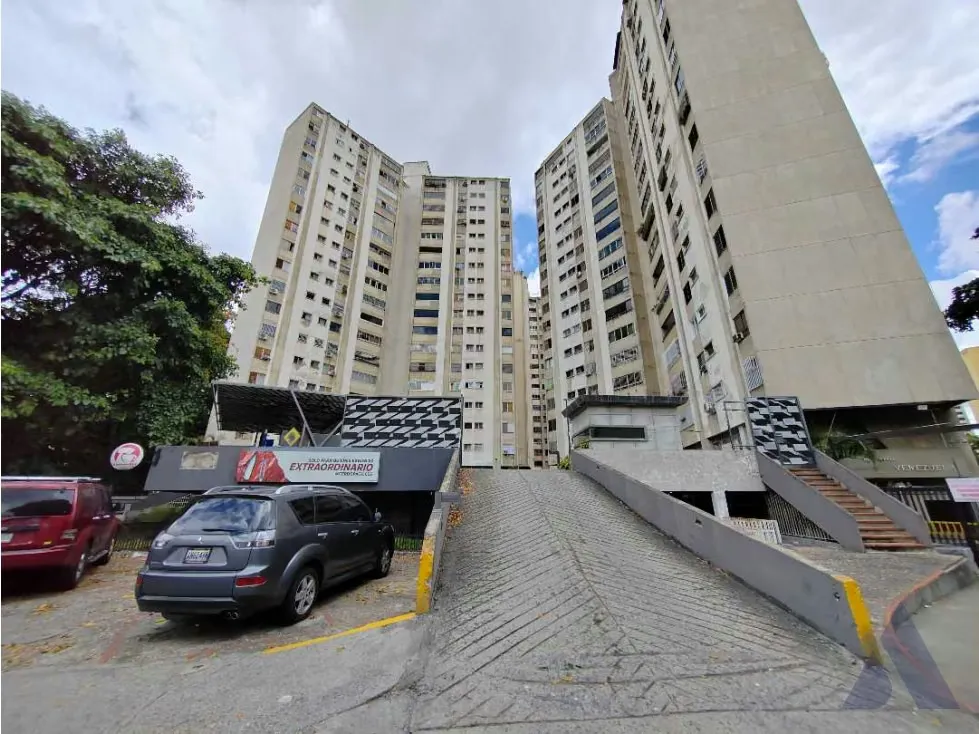 Se alquila local 121m2 El Recreo 3549 - 2