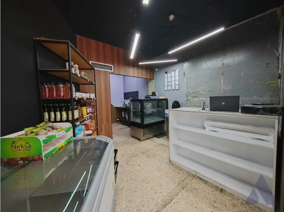 Se alquila local 121m2 El Recreo 3549 - 5