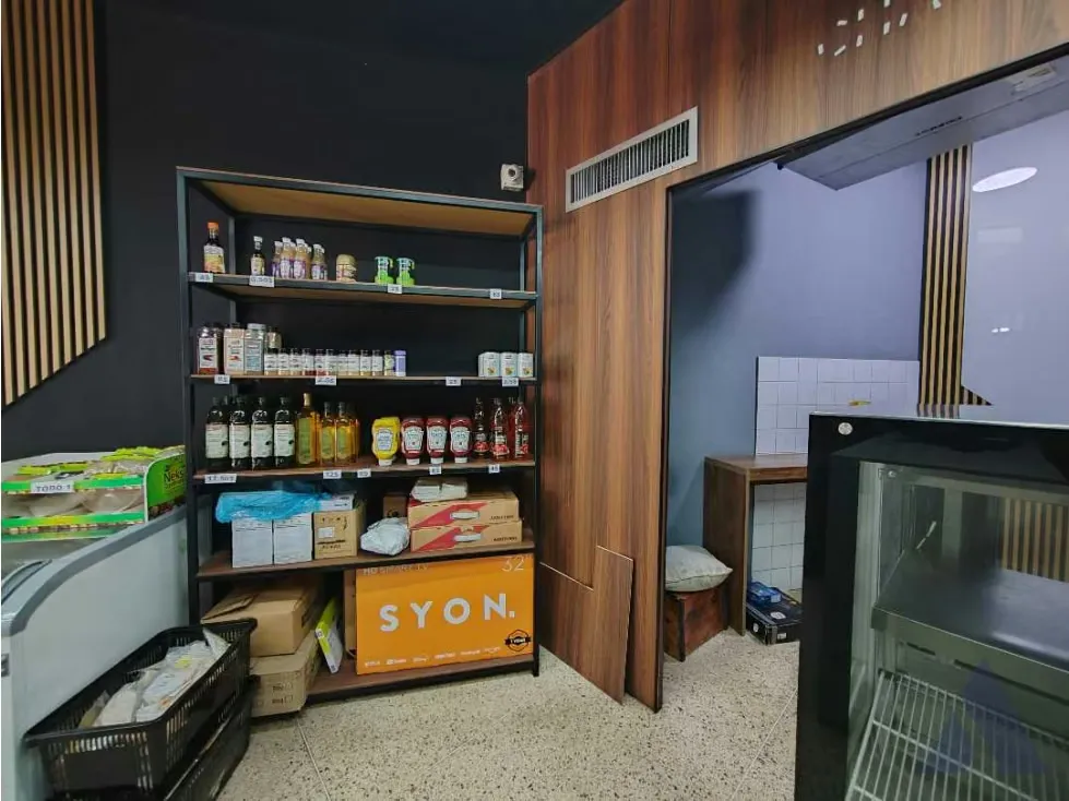 Se alquila local 121m2 El Recreo 3549 - 7