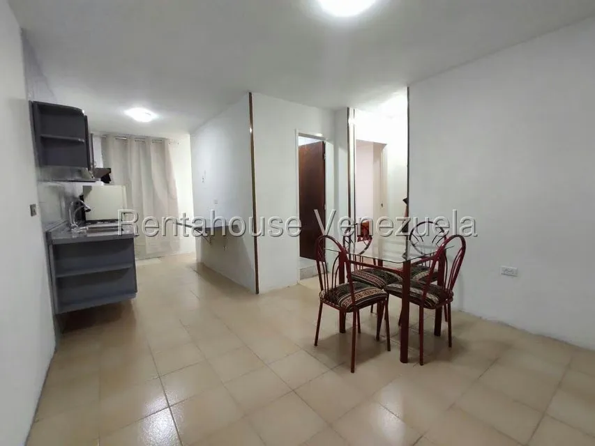 Apartamento (1 Nivel) en Alquiler en 13 de Enero, Aragua - 3