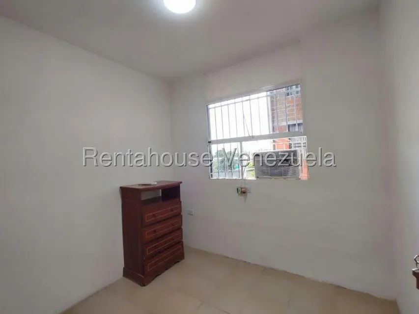 Apartamento (1 Nivel) en Alquiler en 13 de Enero, Aragua - 21