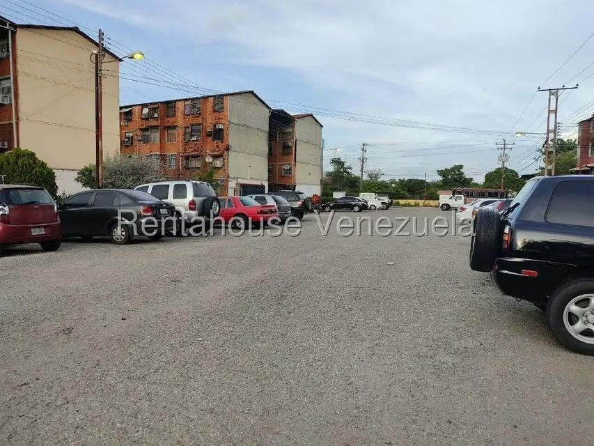 Apartamento (1 Nivel) en Alquiler en 13 de Enero, Aragua - 24