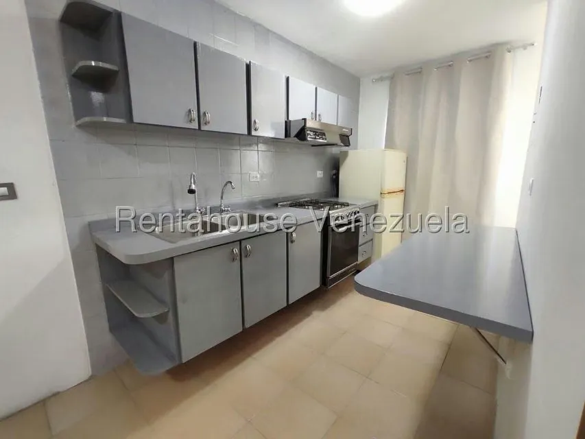 Apartamento (1 Nivel) en Alquiler en 13 de Enero, Aragua - 10