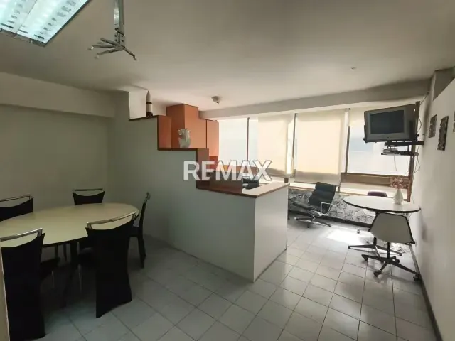 HERMOSA Y CÓMODA OFICINA EN ALQUILER EN CHACAO - 11