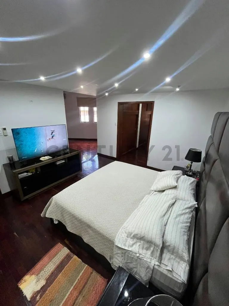 Casa en Venta Prados del este Con piscina, calle cerrada TC - 6