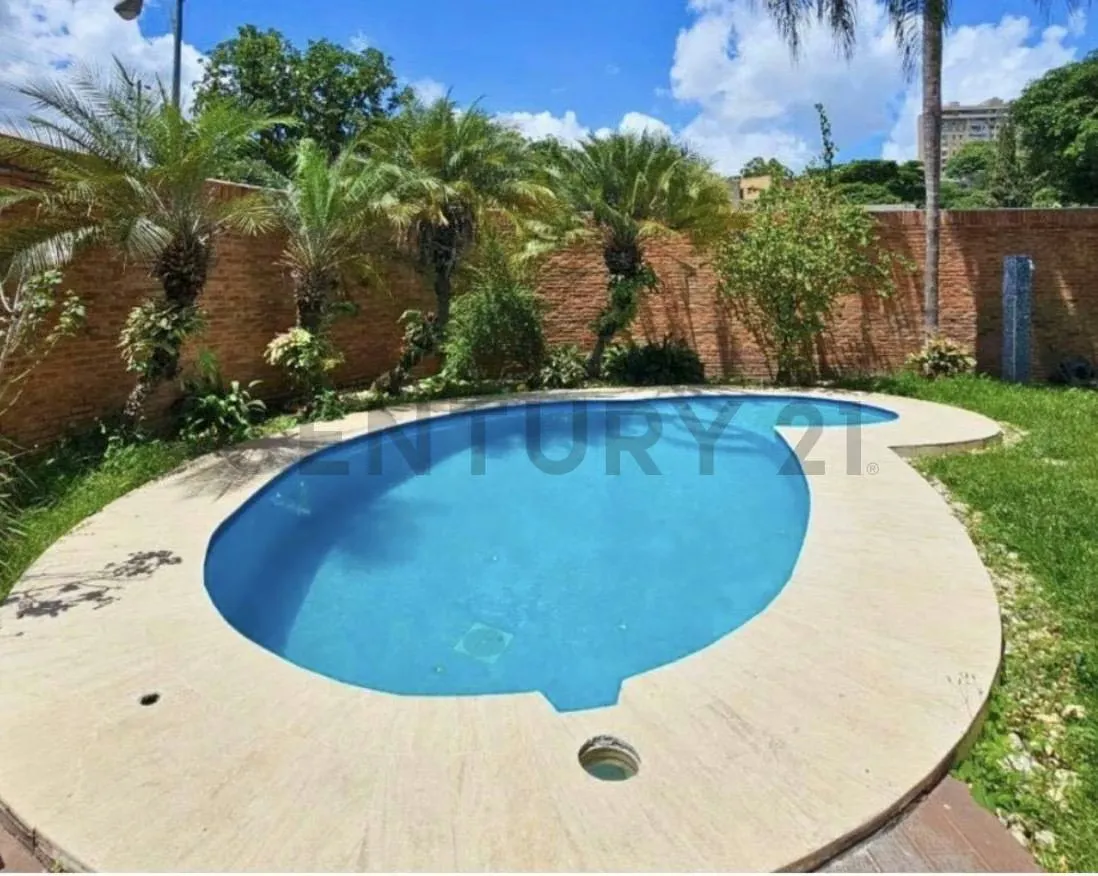 Casa en Venta Prados del este Con piscina, calle cerrada TC - 9