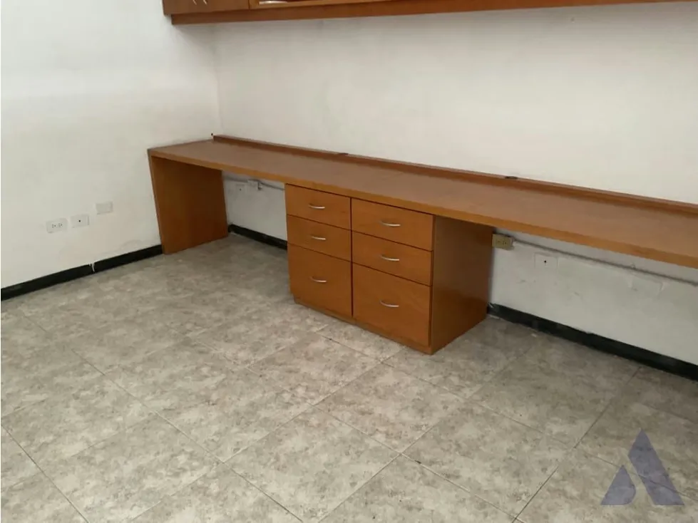 Alquilo oficina 40m2 Los Dos Caminos 9609 - 12